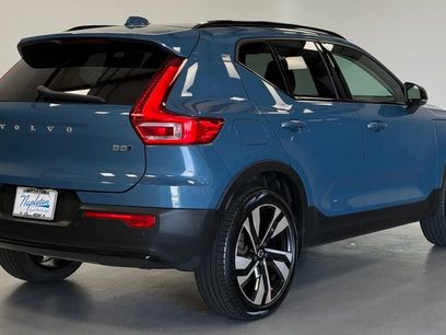 Used 2023 Volvo XC40 B5 Plus w/ Driver Assist Package