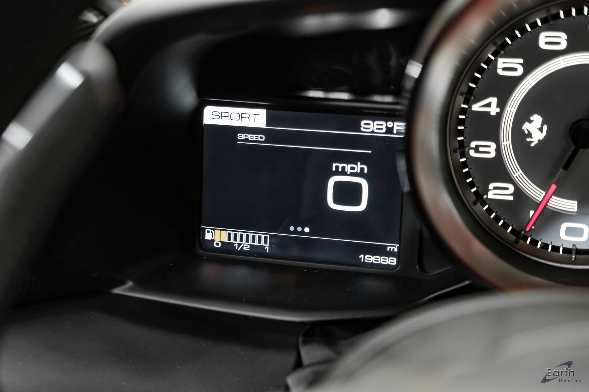 Used 2017 Ferrari 488 GTB RWD image 93