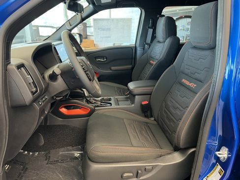 Used 2025 Nissan Frontier PRO-4X image 4