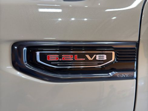 Used 2022 GMC Sierra 1500 AT4 w/ AT4 Premium Package AWD/4WD image 10
