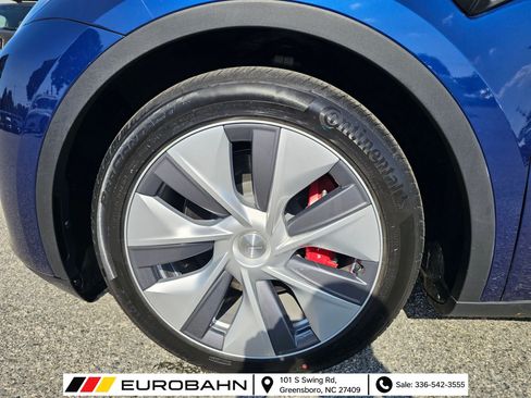 Used 2024 Tesla Model Y Performance AWD/4WD image 31