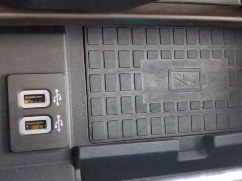 Used 2019 Ford Expedition Platinum image 36