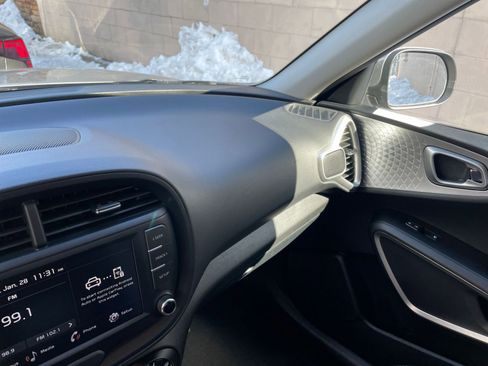 Used 2025 Kia Soul LX w/ LX Technology Package image 33