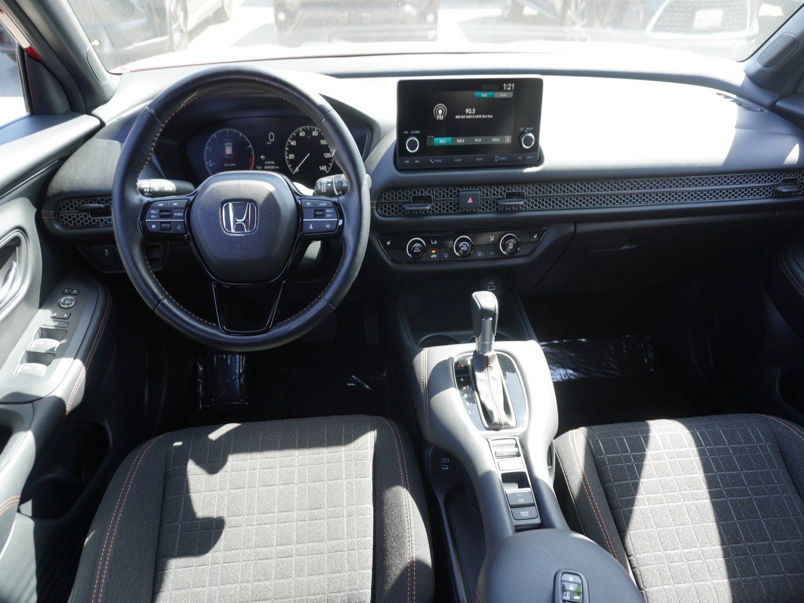 Used 2025 Honda HR-V Sport image 2