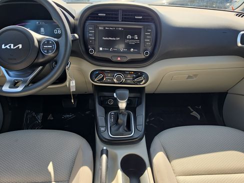 Certified 2025 Kia Soul LX FWD image 13