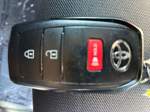 Used 2025 Toyota Tacoma TRD Sport AWD/4WD image 29