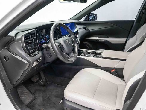 Used 2025 Lexus RX 350 Premium w/ Convenience Package FWD image 18