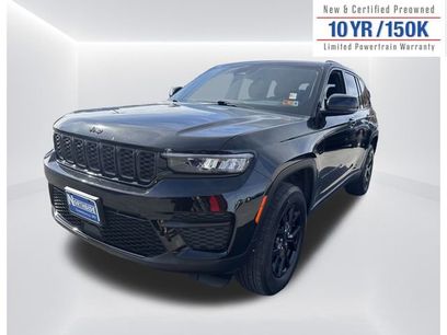 Used 2025 Jeep Grand Cherokee Altitude