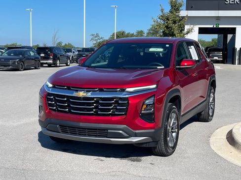 Used 2026 Chevrolet Equinox LT AWD/4WD image 3