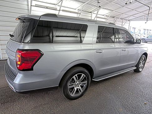 Used 2022 Ford Expedition Max Limited AWD/4WD image 2