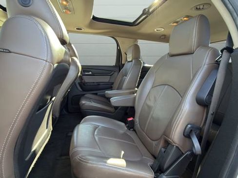 Used 2014 GMC Acadia SLT image 19