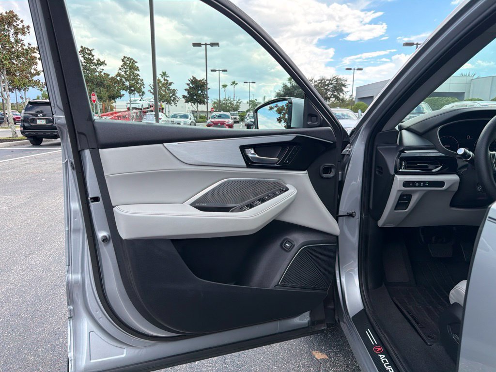Used 2023 Acura MDX w/ Technology Package FWD image 10