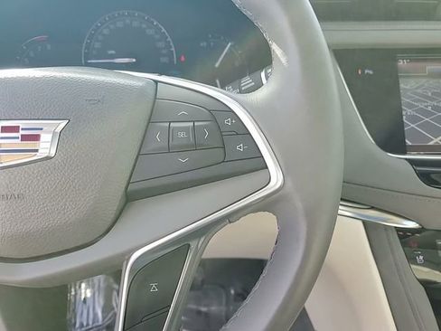 Used 2017 Cadillac XT5 Premium Luxury w/ LPO, Wheel Lock Package image 18