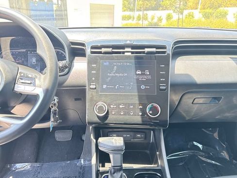 Used 2022 Hyundai Tucson SE AWD/4WD image 17