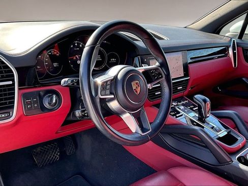 Used 2022 Porsche Cayenne image 15