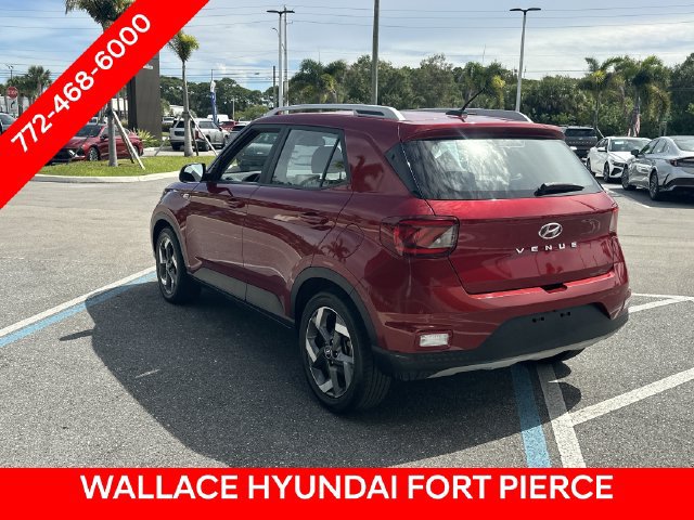 Used 2025 Hyundai Venue SEL FWD image 9