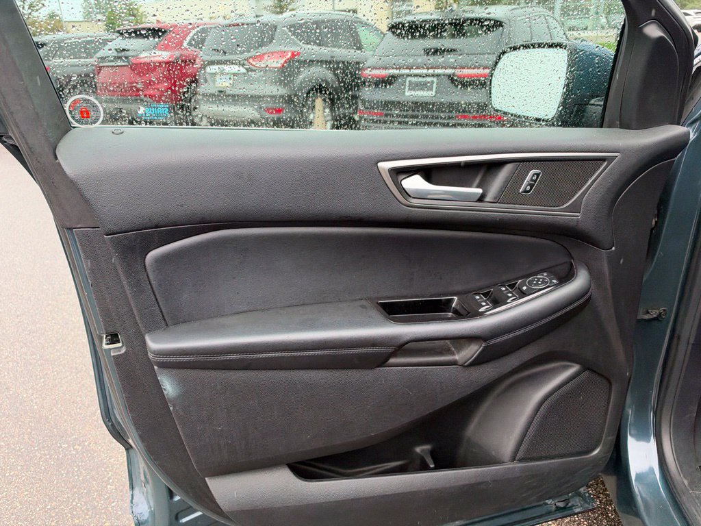 Used 2016 Ford Edge SEL w/ Equipment Group 201A FWD image 9