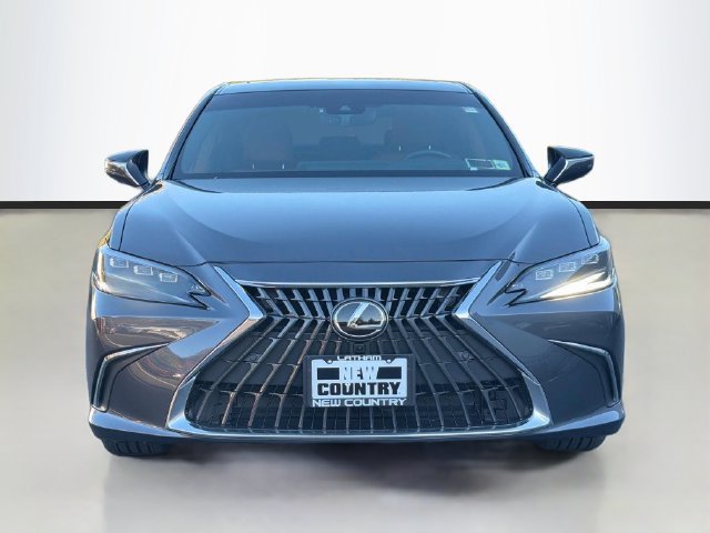 Used 2025 Lexus ES 300h Ultra Luxury w/ Accessory Package (Z2) FWD image 2