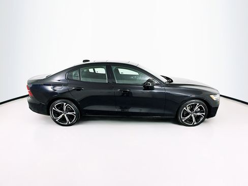 Used 2024 Volvo S60 B5 Plus image 10