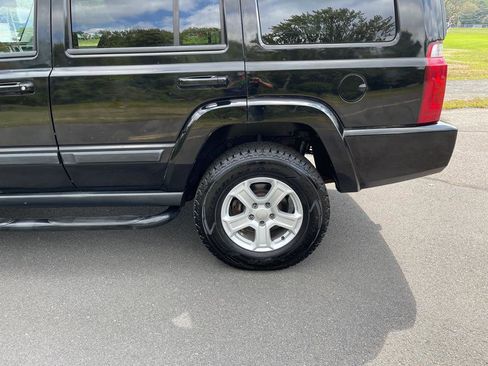 Used 2007 Jeep Commander Sport image 17