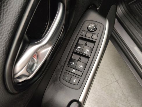 Used 2021 Jeep Cherokee Latitude Lux 80th Anniv w/ Quick Order Package 26U 80TH FWD image 27