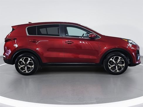 Used 2021 Kia Sportage LX image 2