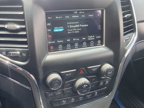 Used 2018 Jeep Grand Cherokee Limited AWD/4WD image 4