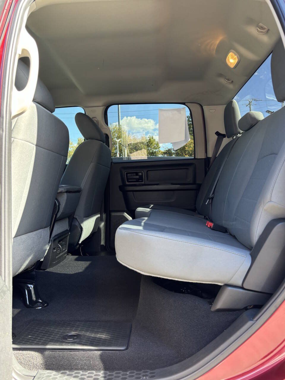 Used 2018 RAM 1500 Express AWD/4WD image 16