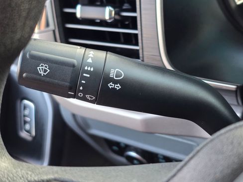 Used 2023 Ford F150 XLT image 34