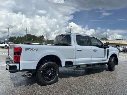 Used 2025 Ford F350 Lariat w/ Black Appearance Package image 13