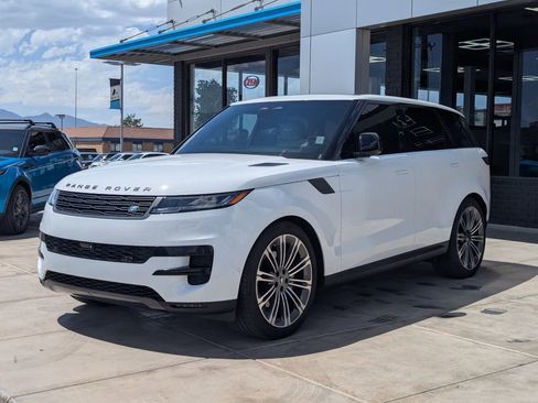 Used 2025 Land Rover Range Rover Sport SE AWD/4WD image 4