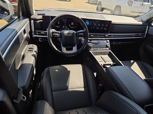 Used 2025 Hyundai Santa Fe SEL image 9