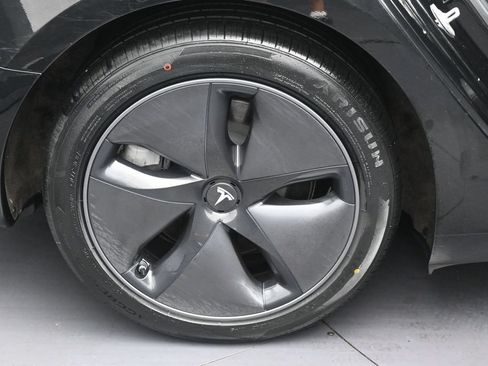 Used 2018 Tesla Model 3 Long Range RWD image 31