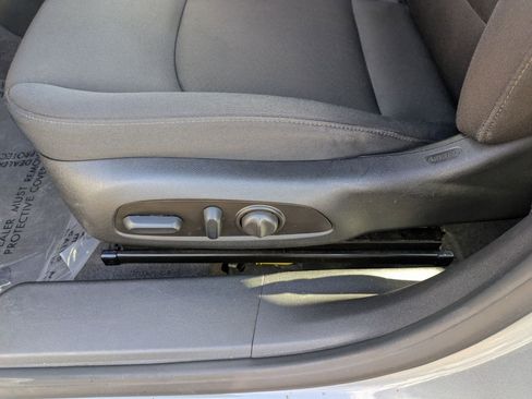 Used 2023 Chevrolet Malibu LT image 22