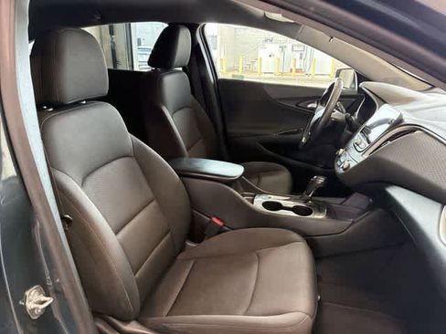 Used 2020 Chevrolet Malibu RS FWD image 22
