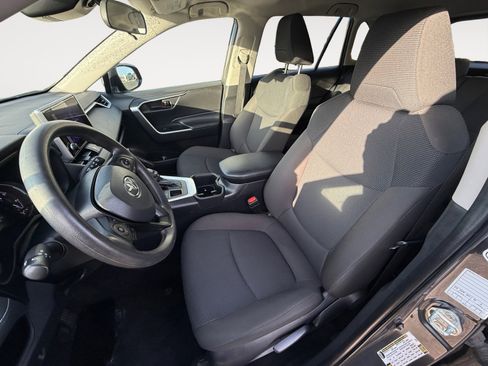Used 2024 Toyota RAV4 LE image 10