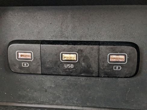 Certified 2024 Kia Carnival LX image 25