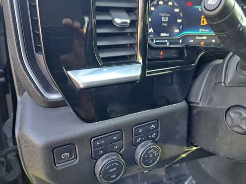 Used 2022 Chevrolet Silverado 1500 High Country image 33