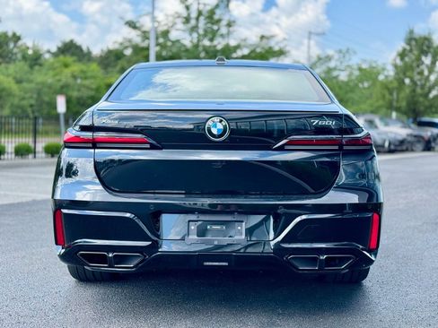 Used 2024 BMW 760i xDrive w/ Premium Package 2 image 5