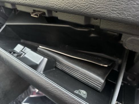 Used 2004 Dodge Ram 1500 Truck ST w/ ST Value Group image 22