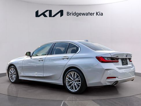 Used 2024 BMW 330i xDrive Sedan w/ Premium Package AWD/4WD image 4