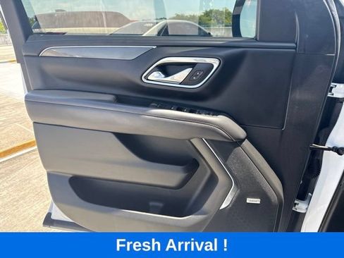 Used 2023 GMC Yukon AT4 w/ AT4 Premium Package AWD/4WD image 9
