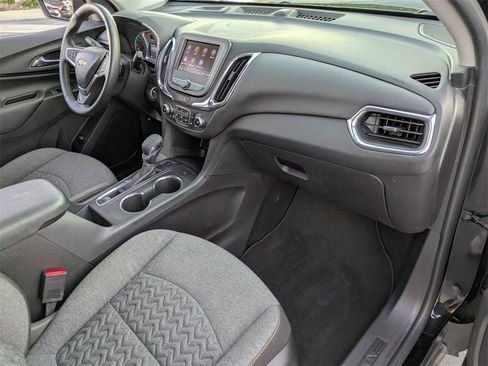 Used 2024 Chevrolet Equinox LT image 30