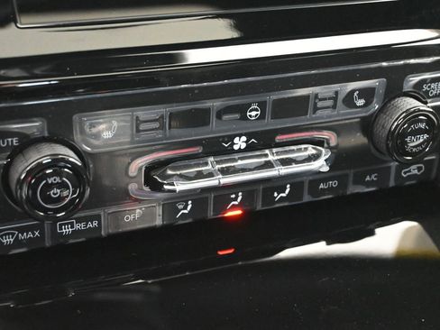 New 2025 Jeep Grand Cherokee L Altitude image 27