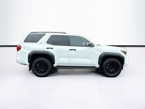 Used 2025 Toyota 4Runner SR5 AWD/4WD image 9
