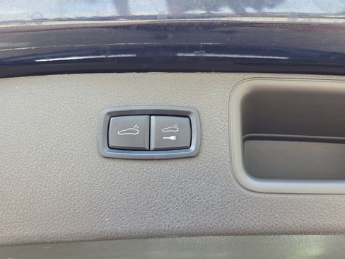 Used 2020 Porsche Macan Base image 9