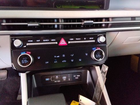 New 2025 Hyundai Tucson SEL image 17