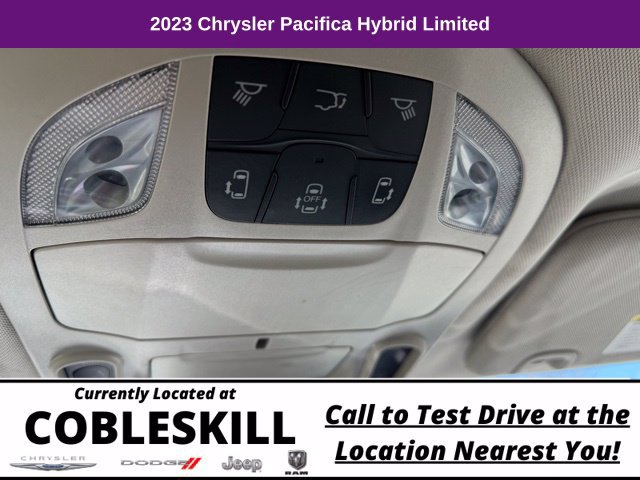 Used 2023 Chrysler Pacifica Limited FWD image 23