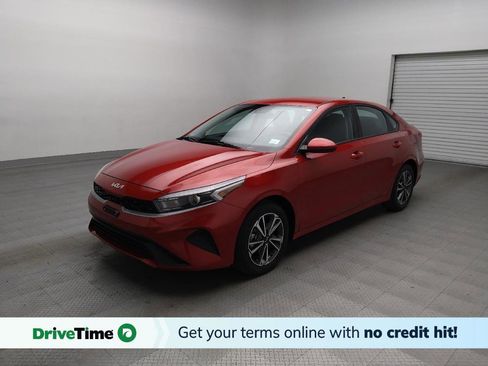 Used 2023 Kia Forte LXS image 1