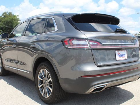 Used 2022 Lincoln Nautilus FWD w/ Premium Package image 8
